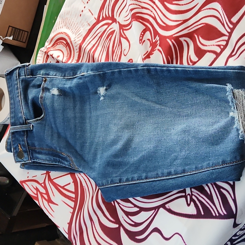Old Navy Mid-Rise Pop Icon Distressed Skinny Jeans *Size 4Long*. *Barly Worn*